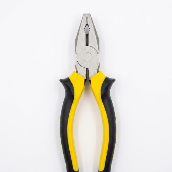 Clește universal tip paten 150 mm, mâner galben/negru